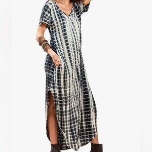 Stylish Black and White Maxi Dress